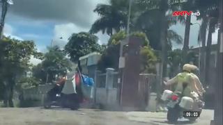 CSGT mở đường đưa người bị ngộ độc đi cấp cứu