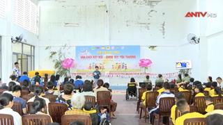 Vui Trung thu "Sân chơi kết nối - Chạm tay yêu thương"