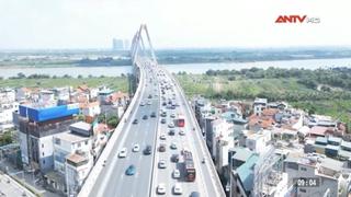 Hà Nội gỡ biển báo khoảng cách an toàn trên cầu Nhật Tân