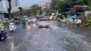 Lốc xoáy khiến nhiều nhà dân ở Cà Mau bị sập, tốc mái  