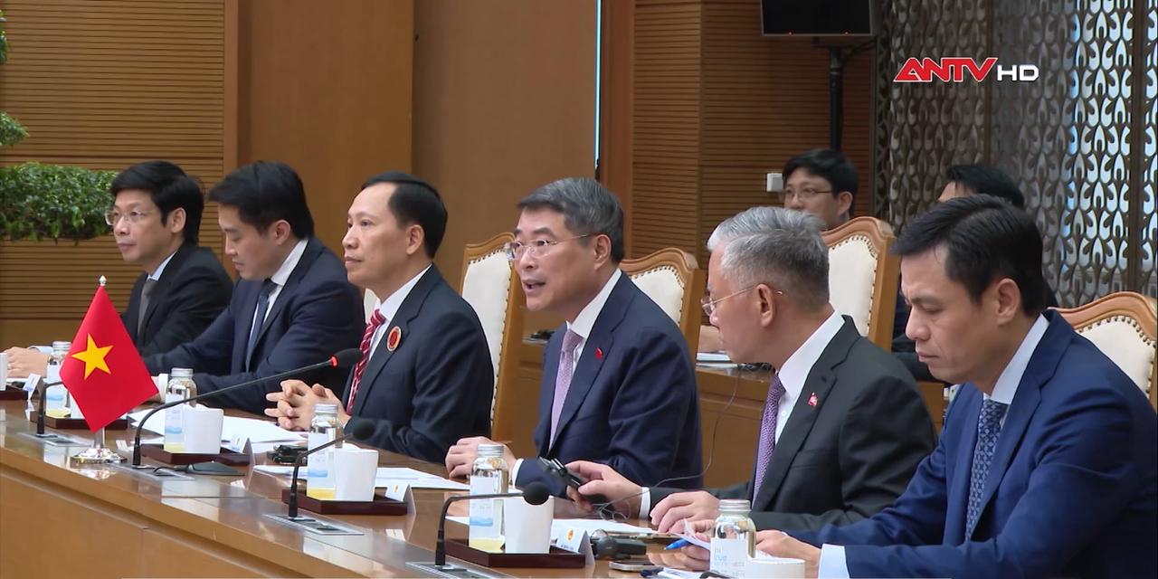 Thủ tướng tiếp Trưởng đoàn các nước ASEAN dự Hội nghị về đấu tranh với tội phạm truy nã