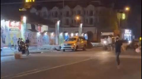 Xác minh clip thanh thiếu niên hỗn chiến ở khu vực hội chợ